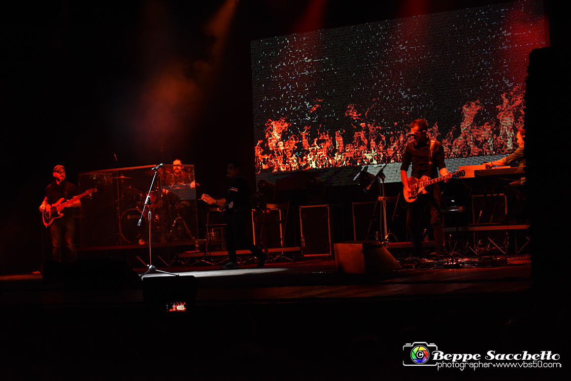 VBS_4096 - Concerto Edoardo Bennato - Peter Pan Rock 'n' Roll Tour.jpg